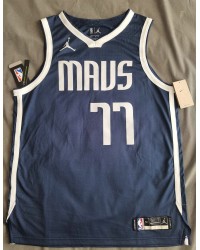 77 Doncic Mavericks 22-23 jersey navy player version