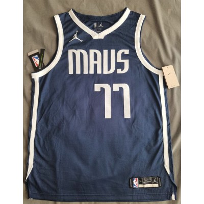 77 Doncic Mavericks 22-23 jersey navy player version